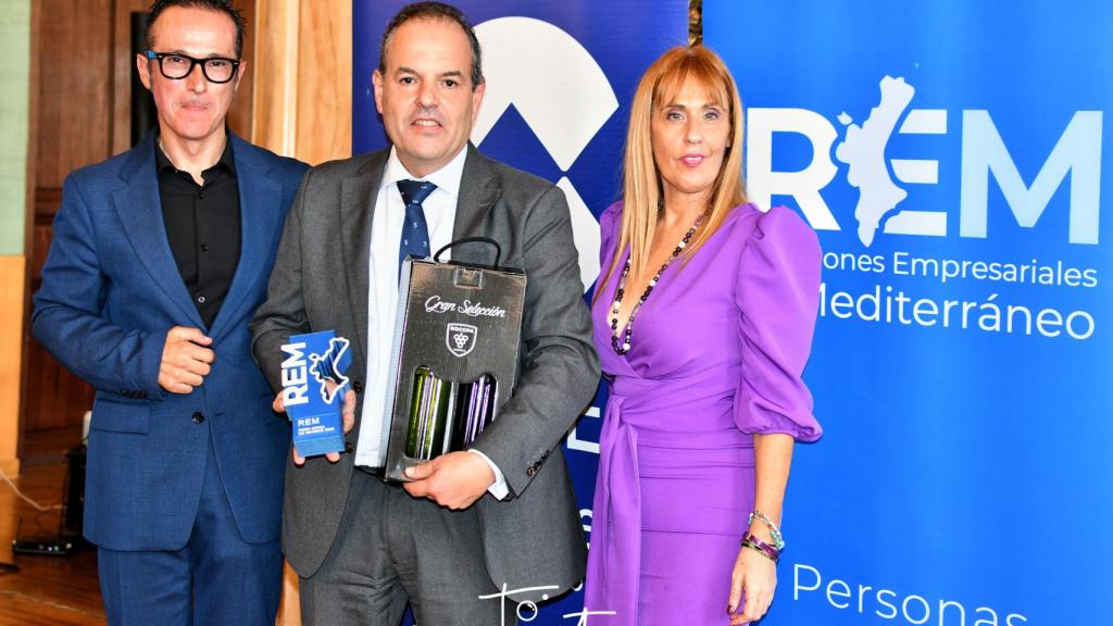 Reconocimiento a Carlos Baño.