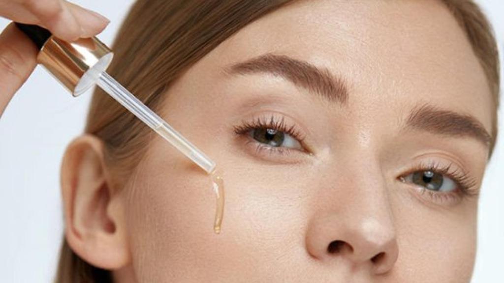 Los tratamientos con sérum pueden ayudar a detener el envejecimiento de la piel.