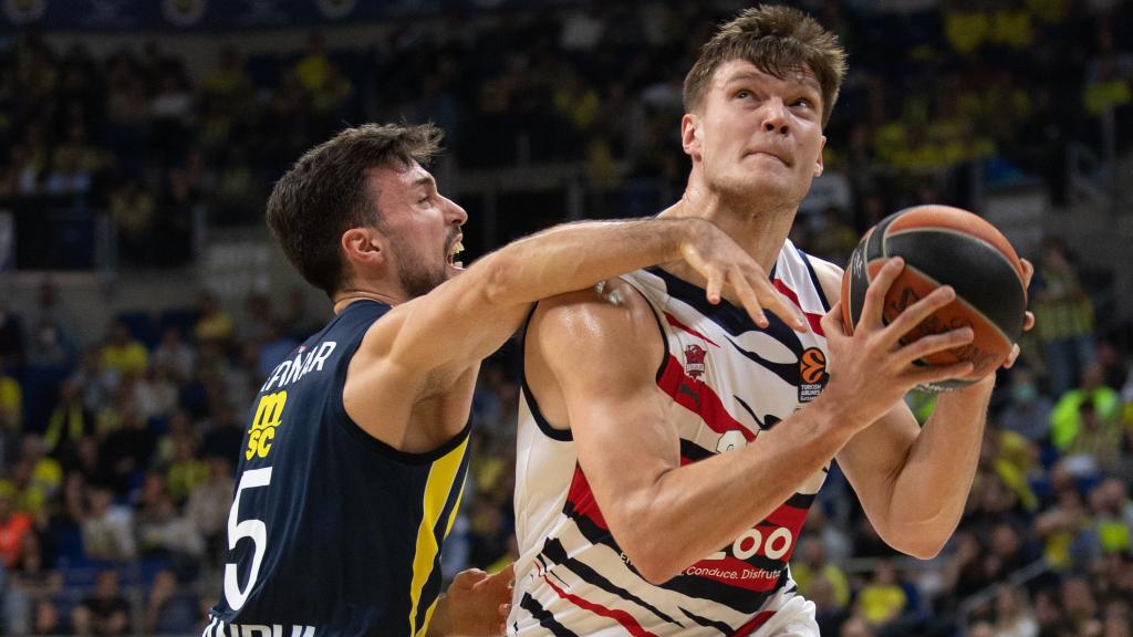 Maik Kotsar, durante el Fenerbahce- Baskonia de la Euroliga