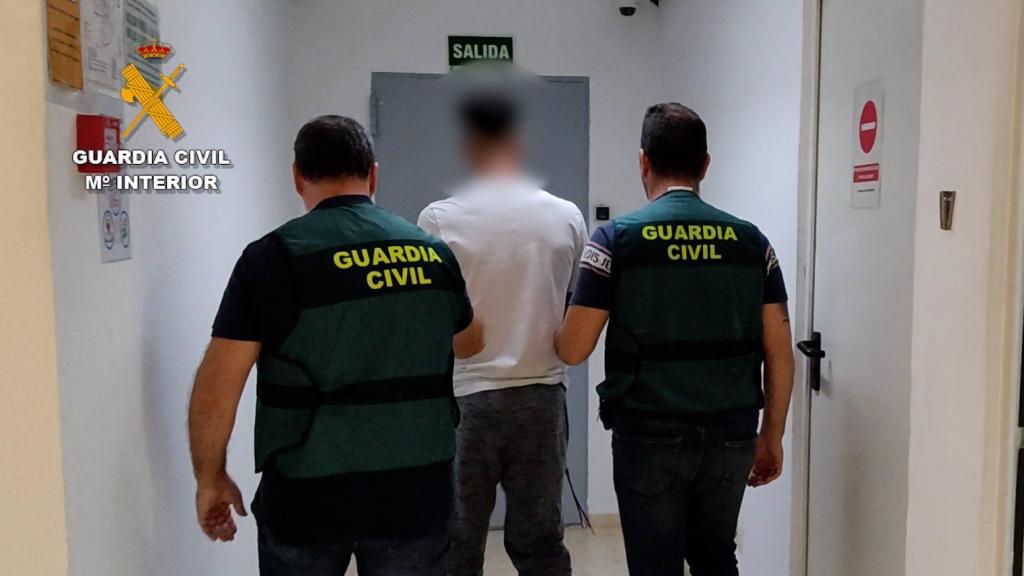 Uno de los detenidos en la operación 'Smsbank'. Foto: Guardia Civil.