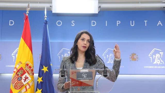 La presidenta de Ciudadanos, Inés Arrimadas, en rueda de prensa este viernes.