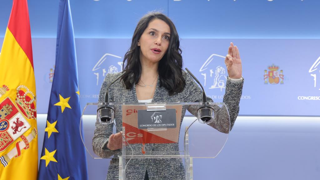 La presidenta de Ciudadanos, Inés Arrimadas, en rueda de prensa este viernes.