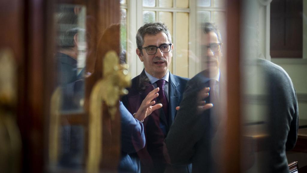 El ministro de la Presidencia, Félix Bolaños, en el homenaje a Carmen de Burgos este viernes.