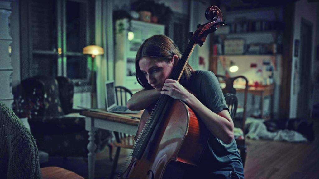 Judith State es Csilla en R.M.N.