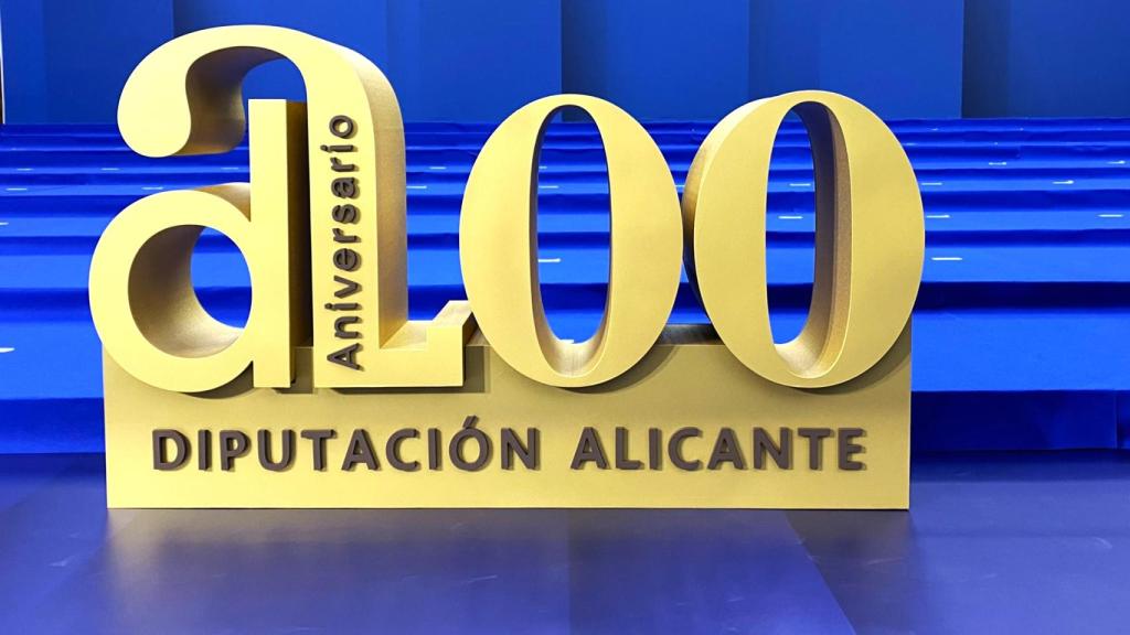 El escenario del ADDA ha albergado el 200 aniversario de la Diputación de Alicante.