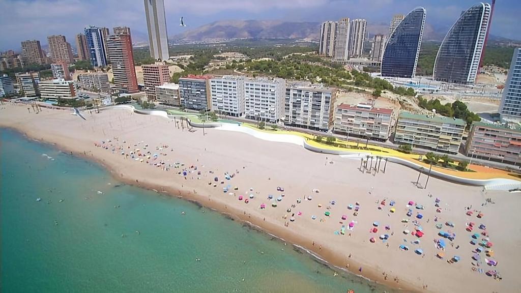 Benidorm, en una imagen de recurso, es el destino al que más cuesta recuperar los niveles de 2019.