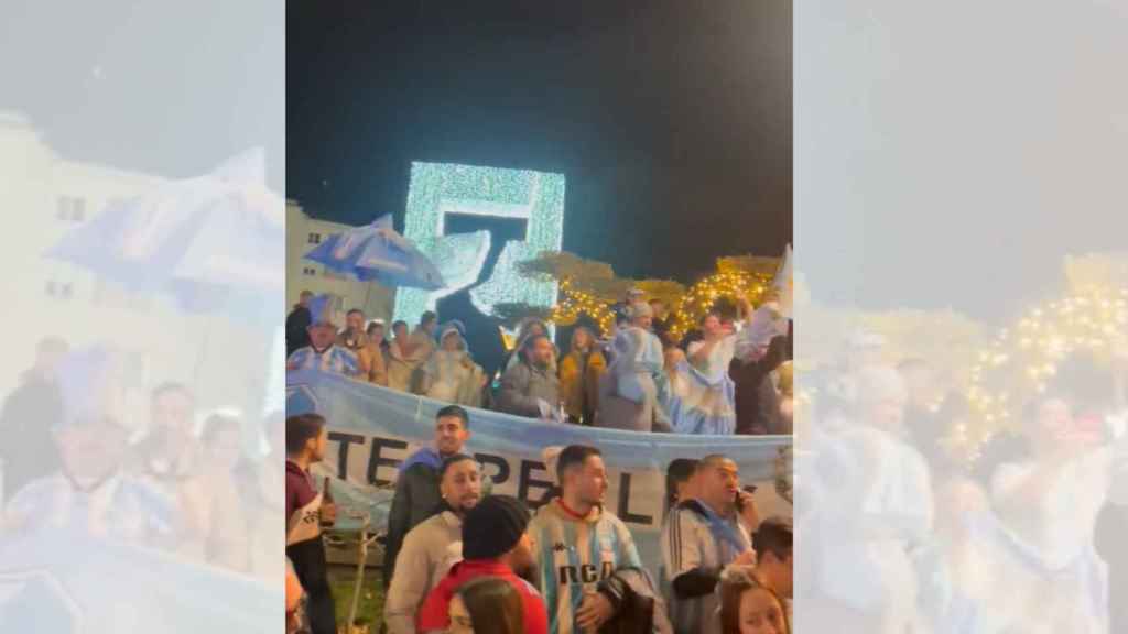 Celebración por el Mundial de Argentina en la Plaza de América de Vigo.