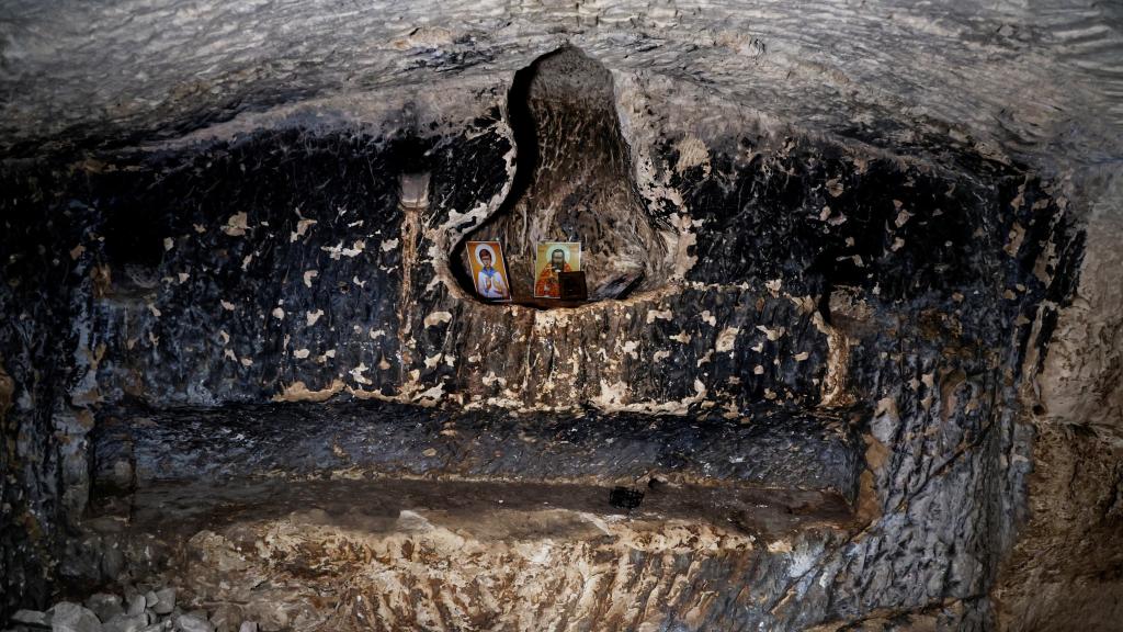 Uno de los nichos de la cueva de Salomé, en Israel. Foto: Ammar Awad (Reuters)