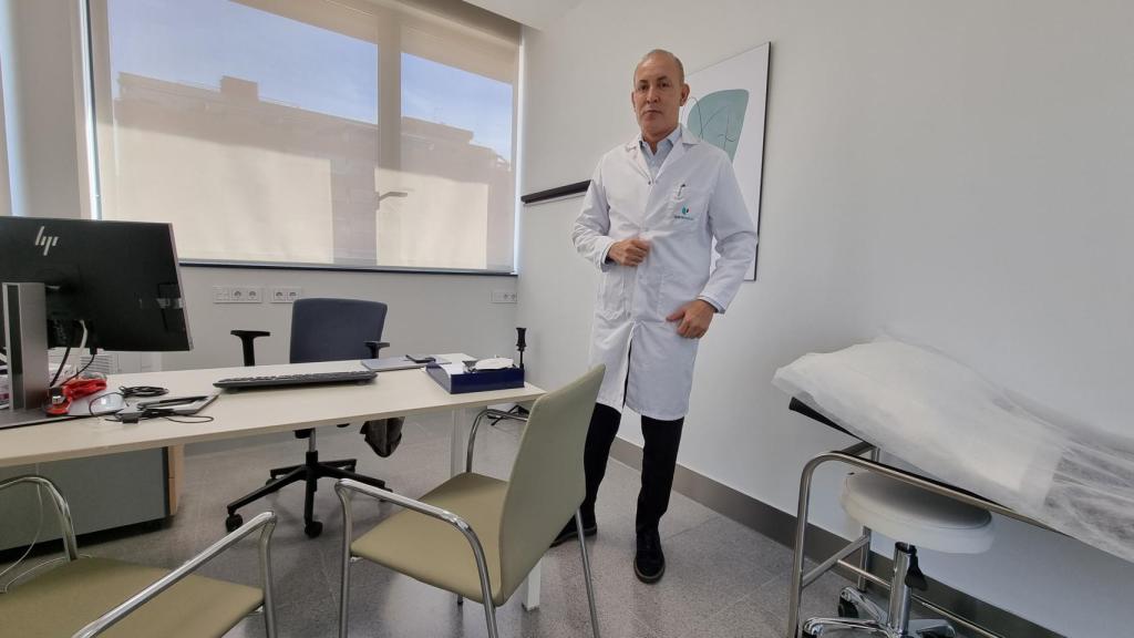 El doctor López Saucedo del hospital QuironSalud Málaga.