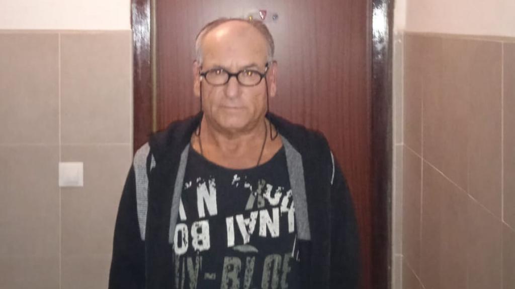 José María, en la puerta de su casa.