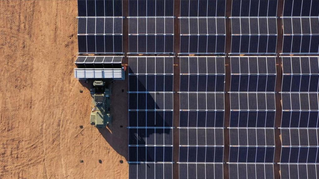 Proceso de instalación de las placas solares de 5B