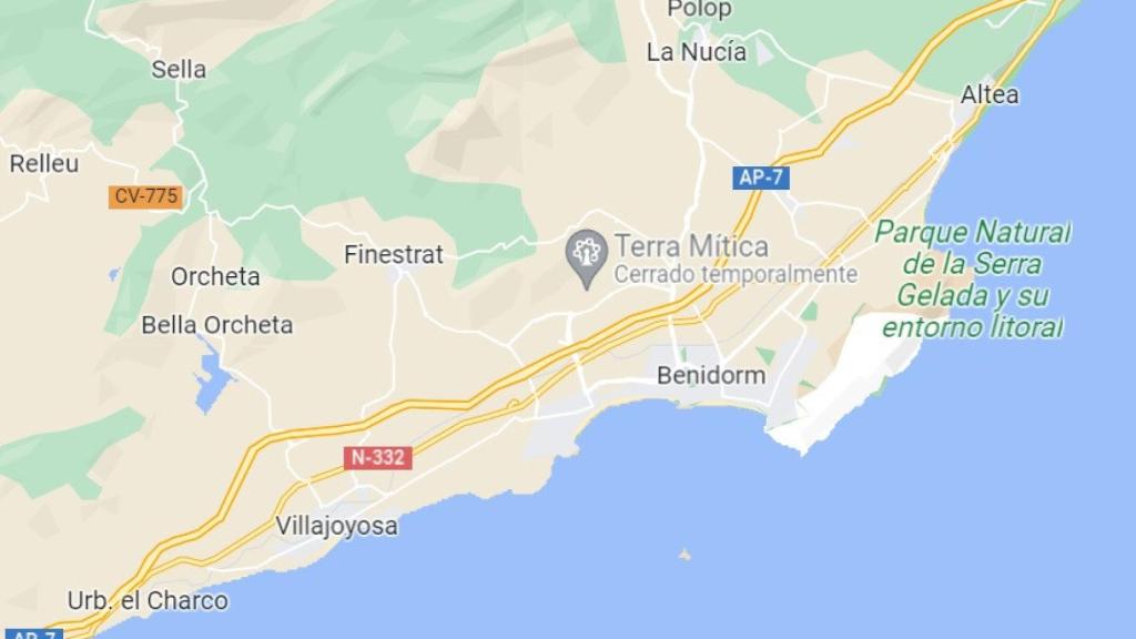 Posición de Benidorm, con orientación sur y rodeada de montañas.