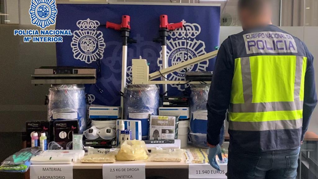 Parte del material intervenido por la Policía en una imagen.