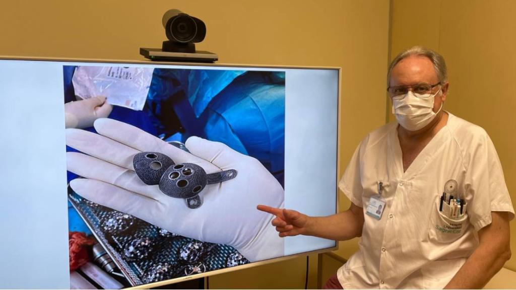 Doctor Joan Manuel Burdeus, jefe de servicio de Traumatología y Cirugía Ortopédica del Hospital Universitari Sagrat Cor.