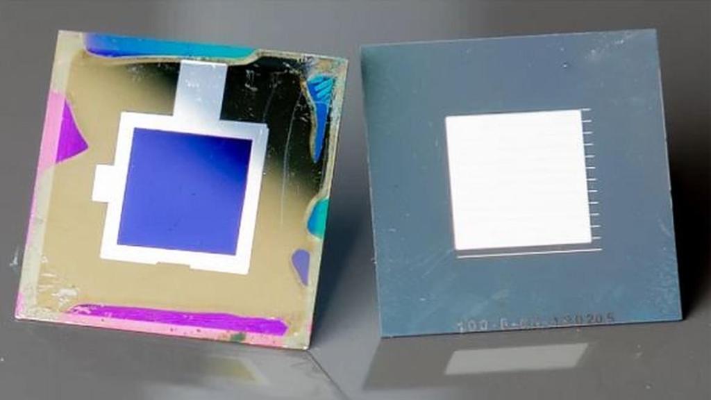 Las placas de HZB que batieron el primer récord