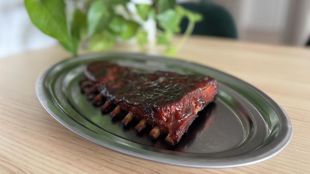 Costillas de cerdo ahumadas en la Weber Smokefire