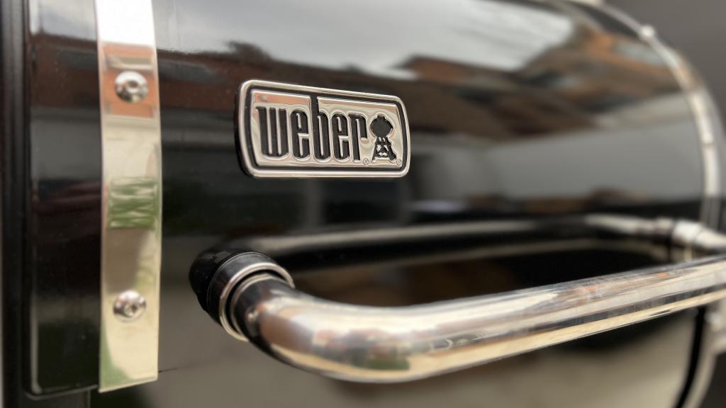 Weber Smokefire EPX4 ha cuidado el diseño en cada detalle