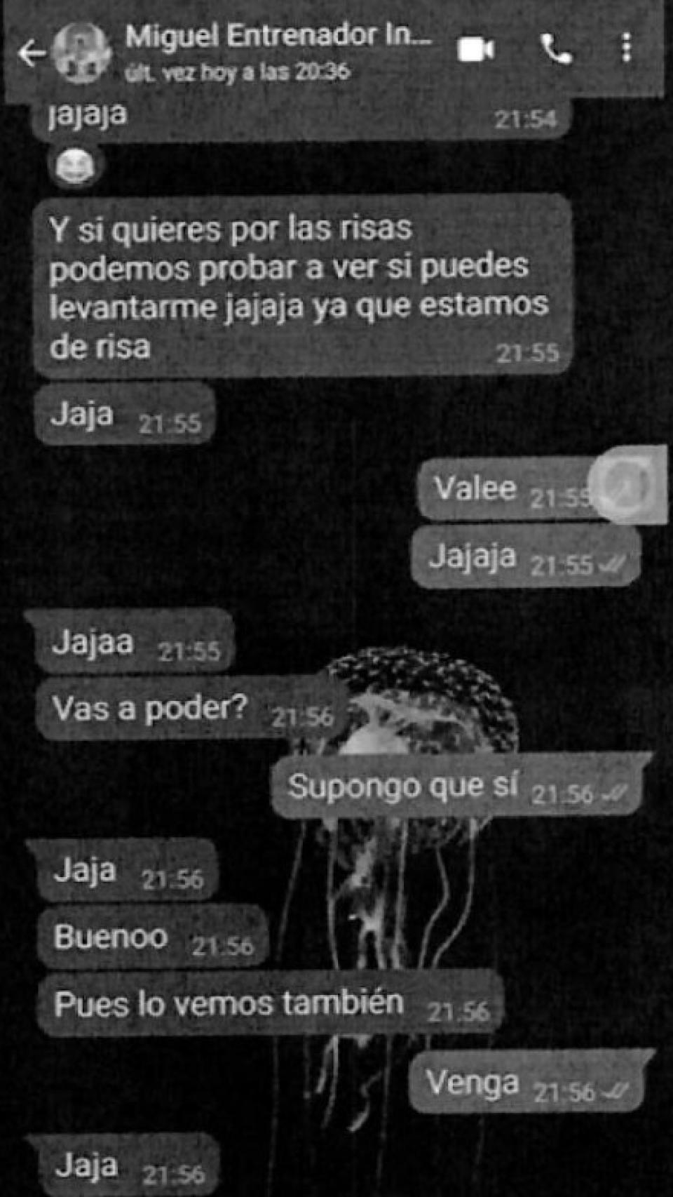 Una captura que obra en poder de la Policía Nacional sobre una conversación donde Miguel le plantea a un jugador, menor de edad, hacer ejercicios a solas.