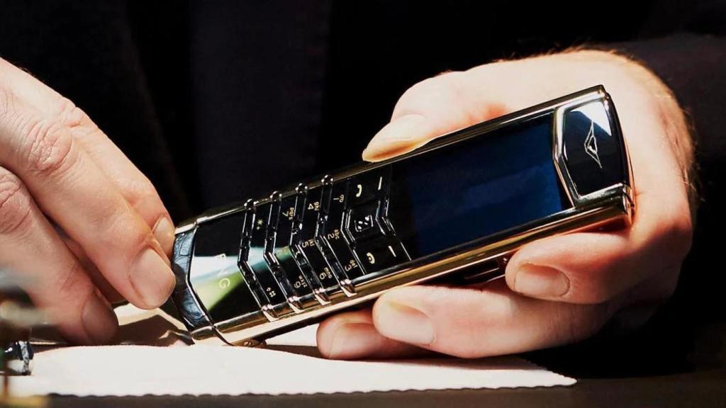 4 móviles estúpidamente caros para comprar sólo si te toca la lotería