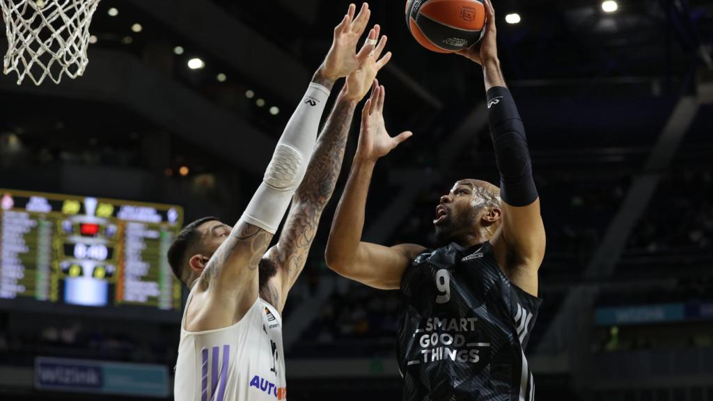 Poirier defiende a Tyus.