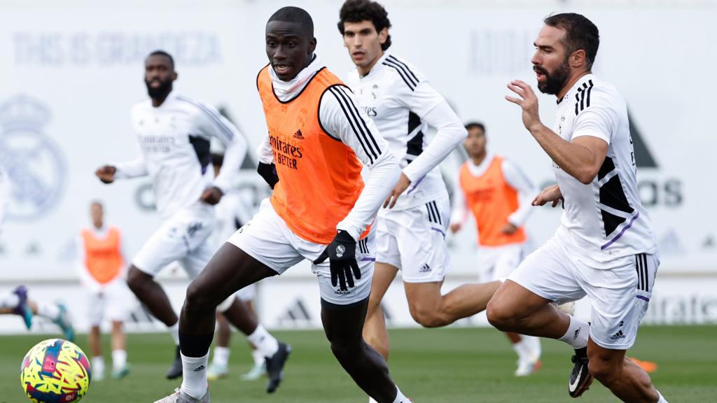 Ferland Mendy durante un entrenamiento con el Real Madrid