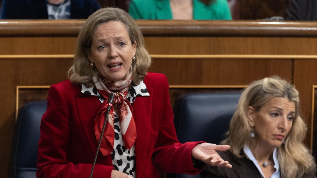 La vicepresidenta primera y ministra de Asuntos Económicos y Transformación Digital, Nadia Calviño, interviene durante una sesión plenaria, en el Congreso de los Diputados.