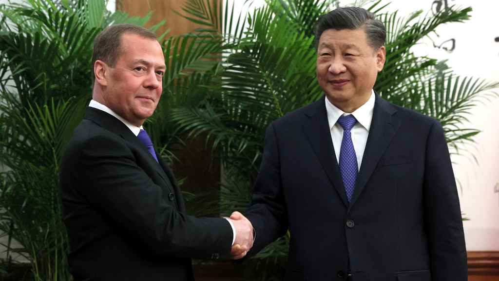 El vicepresidente del Consejo de Seguridad de Rusia, Medvedev, visita China