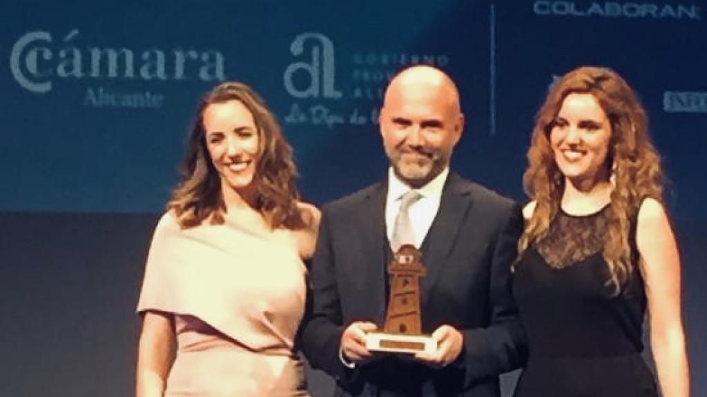 Isabel, José Manuel y Beatriz Sirvent.