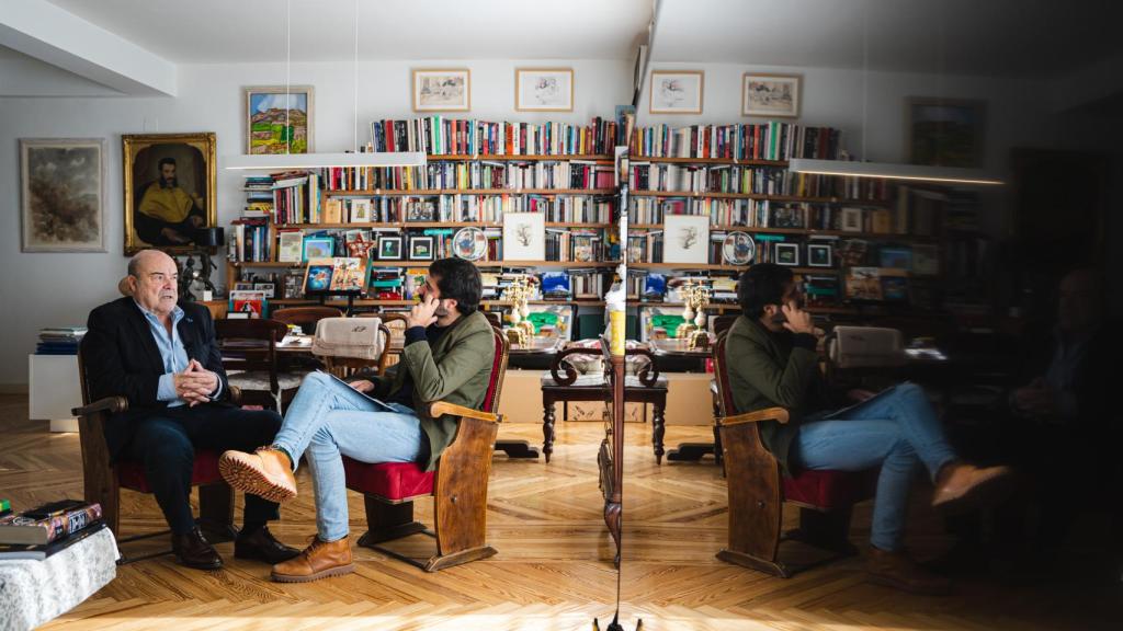 La entrevista tuvo lugar en el salón de casa de Antonio Resines.