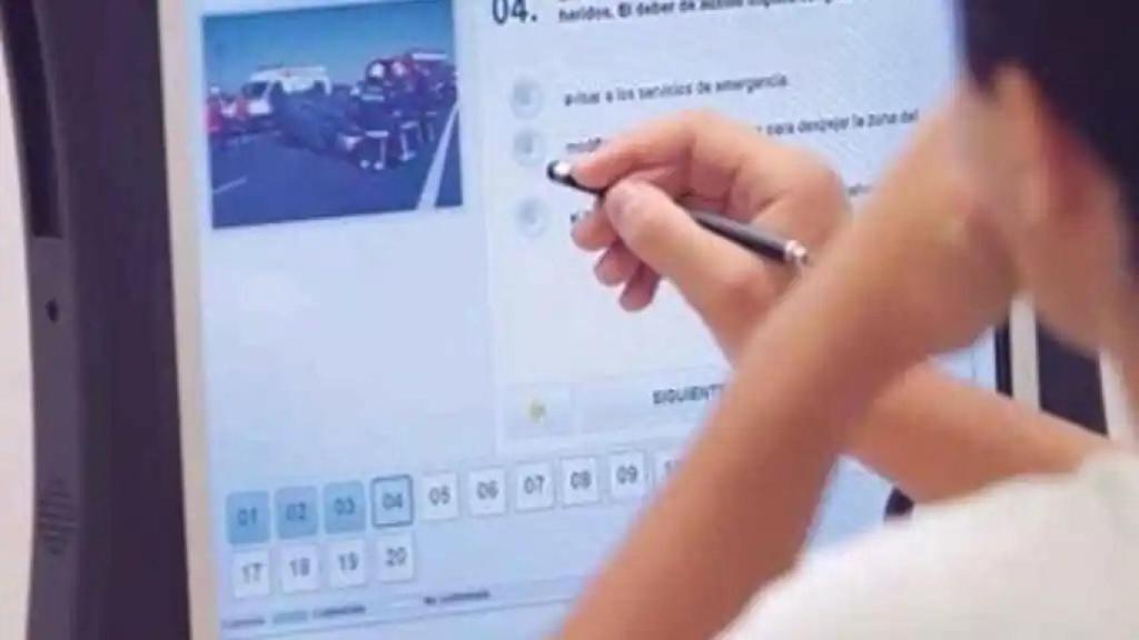 Un examen teórico de conducir, en imagen de archivo.