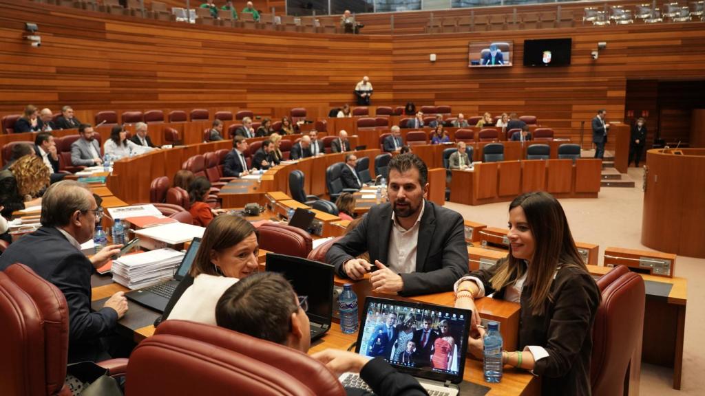 Tudanca afirma que las cuentas aprobadas entierran la moderación de Feijoo y Mañueco