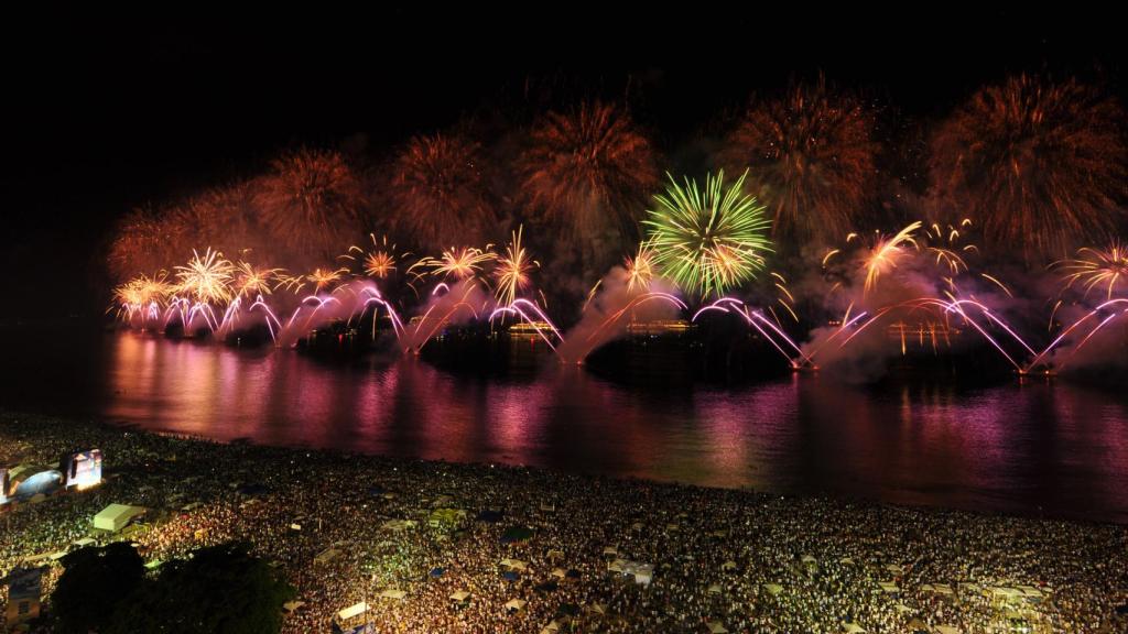 Imagen de archivo de la Nochevieja en la playa de Copacabana (Brasil)