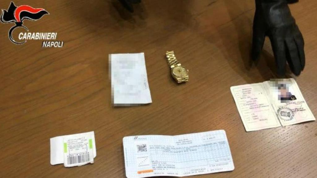 Objetivos incautados a Antonio Forte tras regresar de Málaga.