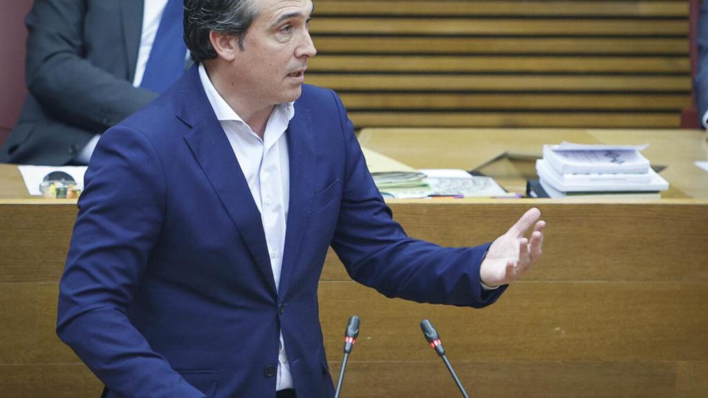 El portavoz de Hacienda del Grupo Popular en Les Corts, Rubén Ibáñez.