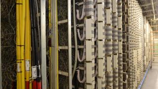 Interior de una central de cobre de Telefónica.