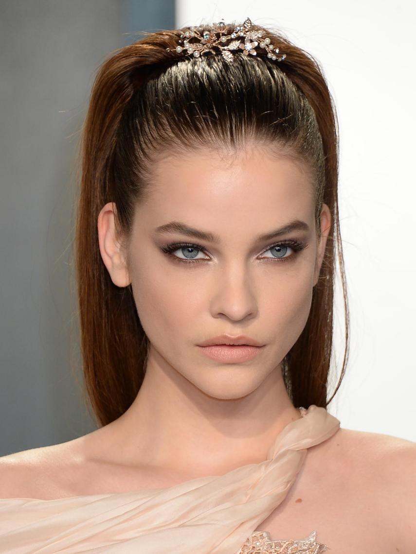 La modelo Barbara Palvin con unos ojos ahumados.