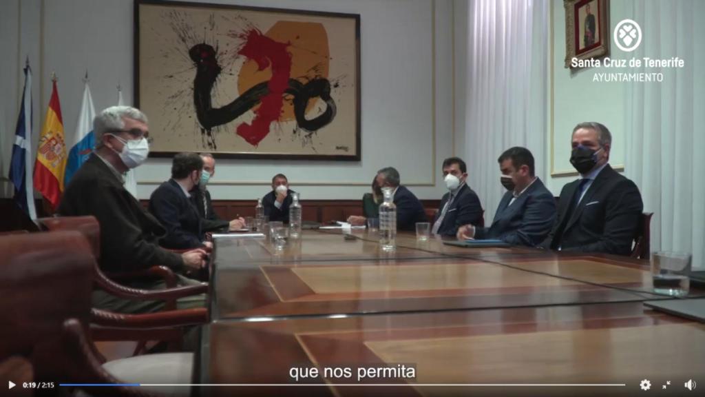Marcos Cohen y Javier Garabal (1º y 2º por la derecha) en la reunión en Tenerfie con la delegación francesa