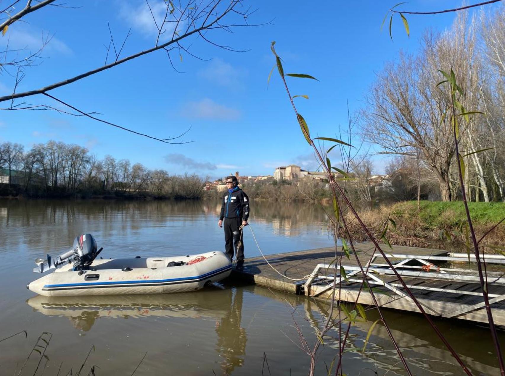La Guardia Civil y la Asociación de Salvamento y Rescate de Castilla y León rastrean el Duero