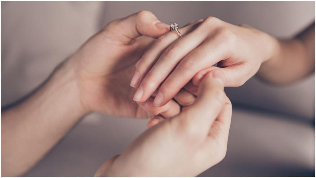 Pedida de mano, mujeres.