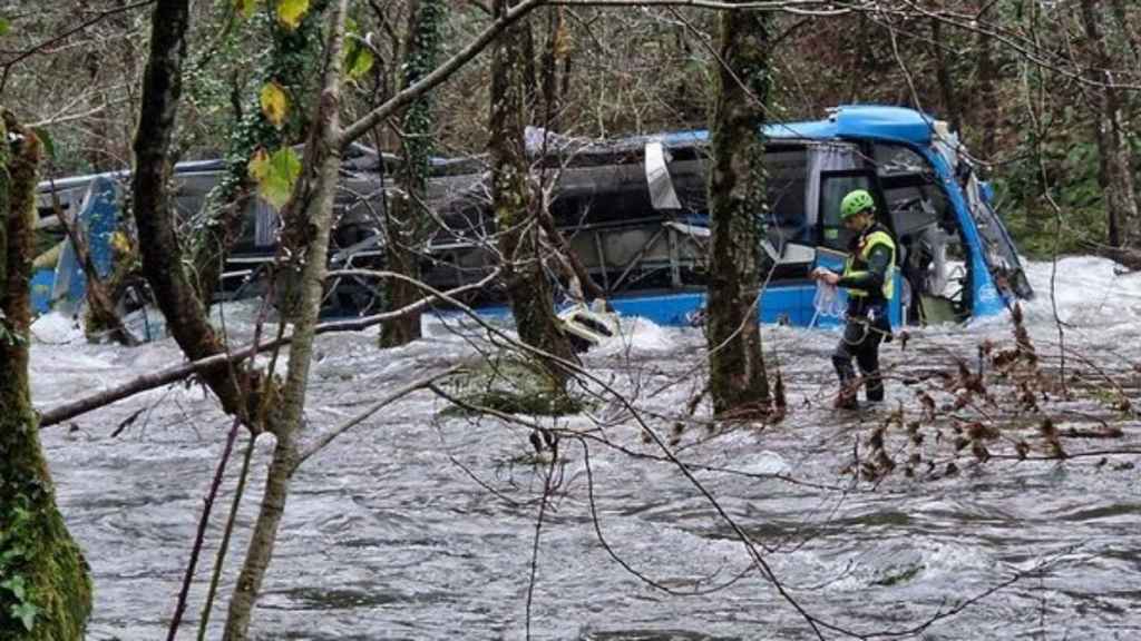Autobús accidentado en el río Lérez (Pontevedra).