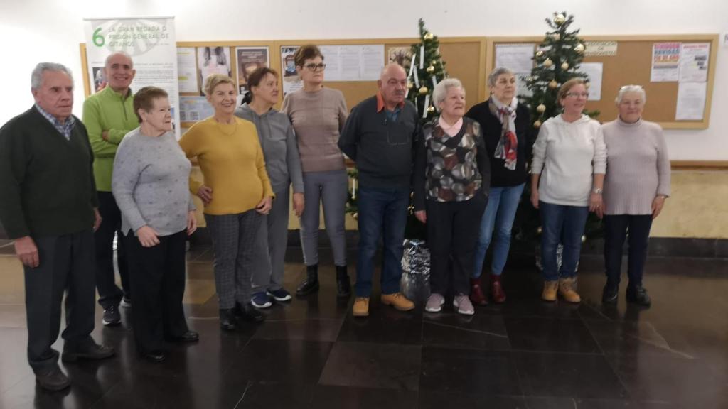 Los mayores de Santa Marta de Tormes celebran su Navidad