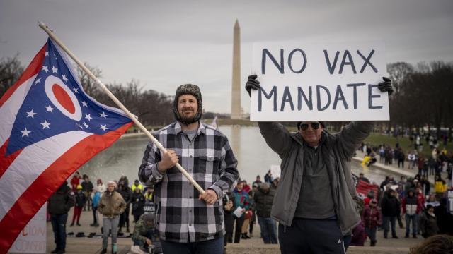 Antivacunas protestan en Washington en enero de este año.