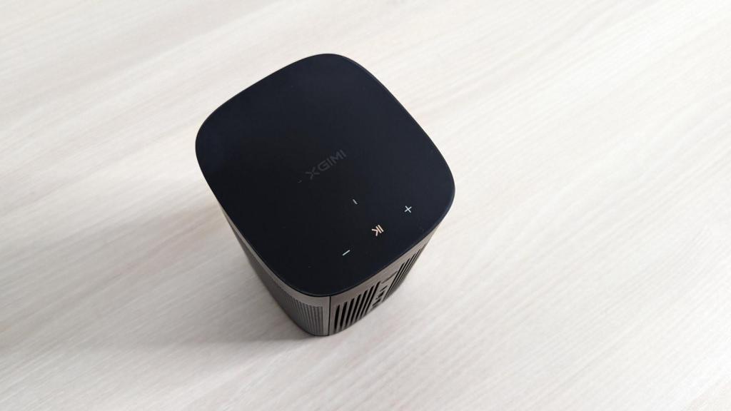 El XGimi MoGo Pro+ es un proyector diminuto