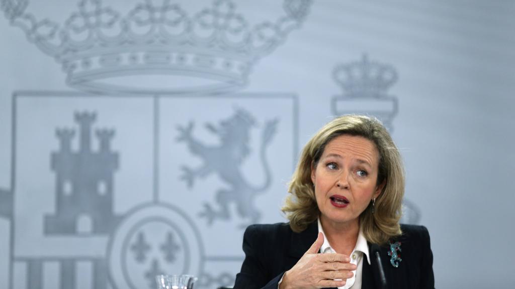 Nadia Calviño,  vicepresidenta primera, durante la rueda de prensa tras la reunión del Consejo de Ministros en la que se presentó la adenda al Plan de Recuperación.