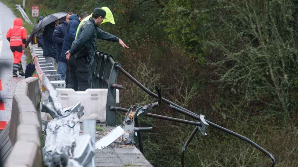 Punto desde el que cayó el autobús al río Lérez en Cerdedo-Cotobade (Pontevedra).