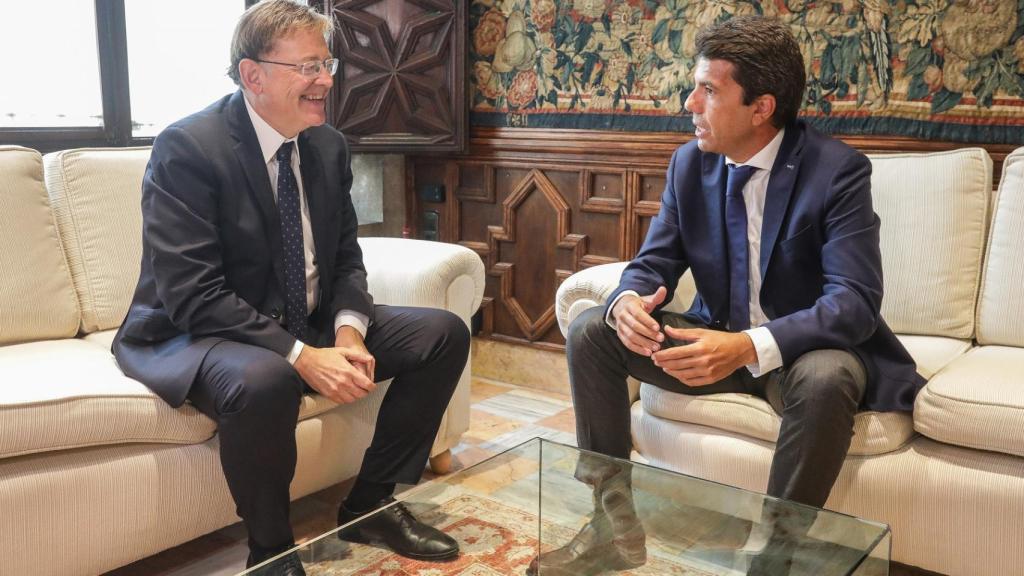 Reunión entre el presidente de la Generalitat, Ximo Puig, y el presidente de la Diputación de Alicante, Carlos Mazón.