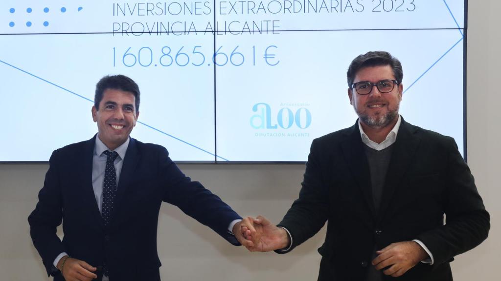El presidente Carlos Mazón y el diputado de Infraestructuras, Javier Gutiérrez, presentan las actuaciones que se financiarán con remanentes.