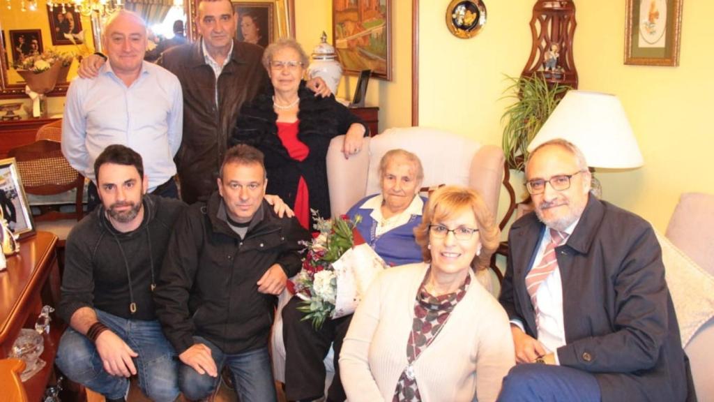 Cristina Canelas en el centro de la imagen