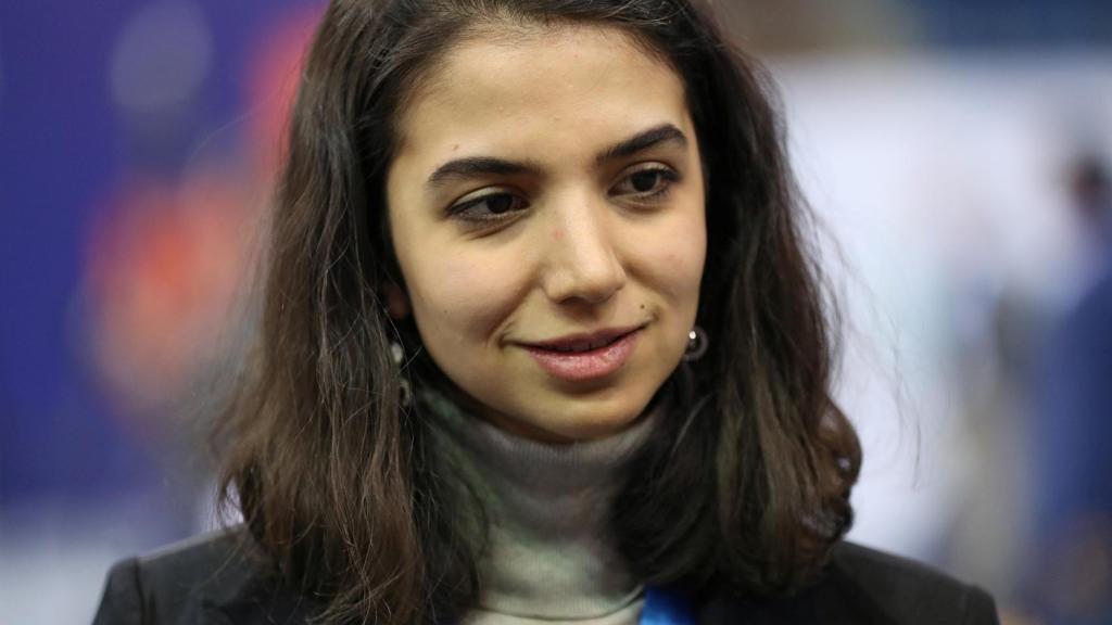 Sara Khadem, ajedrecista de Irán sin velo en el Campeonato del Mundo de Ajedrez