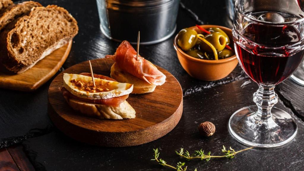 Cinco establecimientos de Ferrol y Narón donde disfrutar del último aperitivo del año